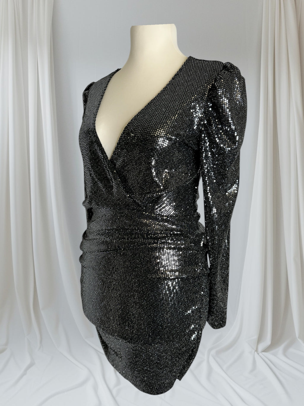 Robe courte noire avec paillettes, Taille M