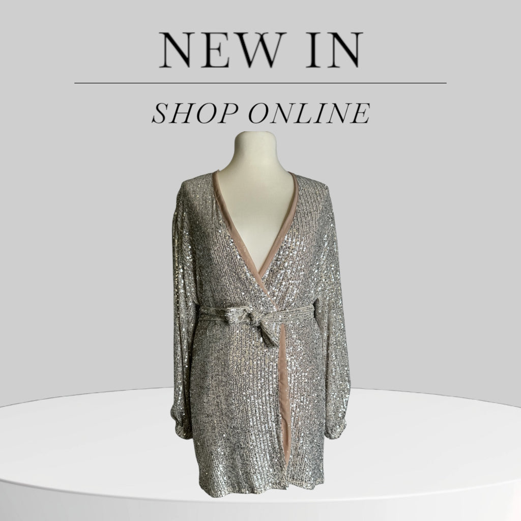 Robe pailletée courte,Taille M et avec la ceinture