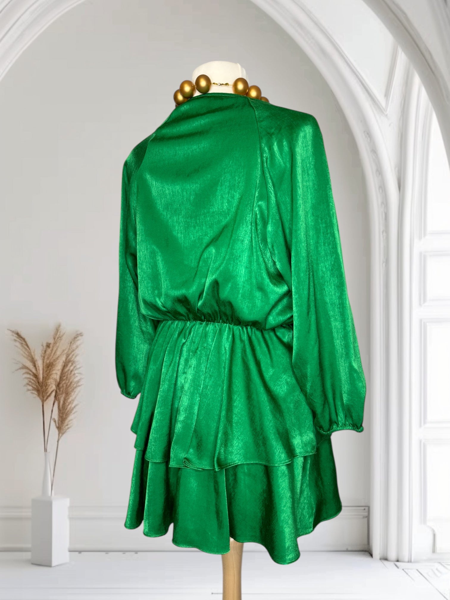 Robe courte, couleur vert, soie