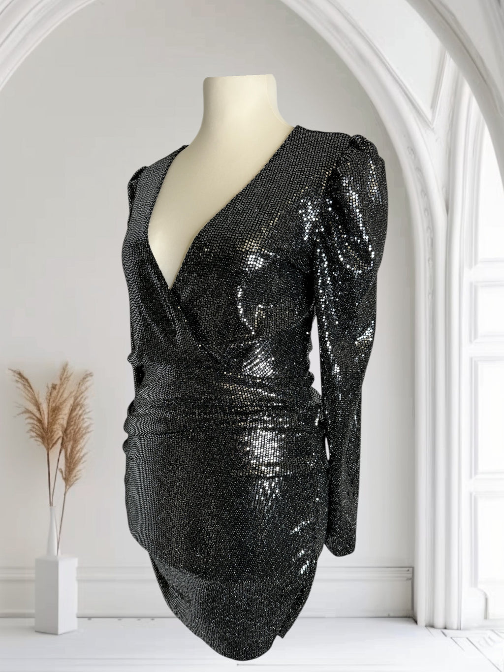 Robe courte noire avec paillettes, Taille M