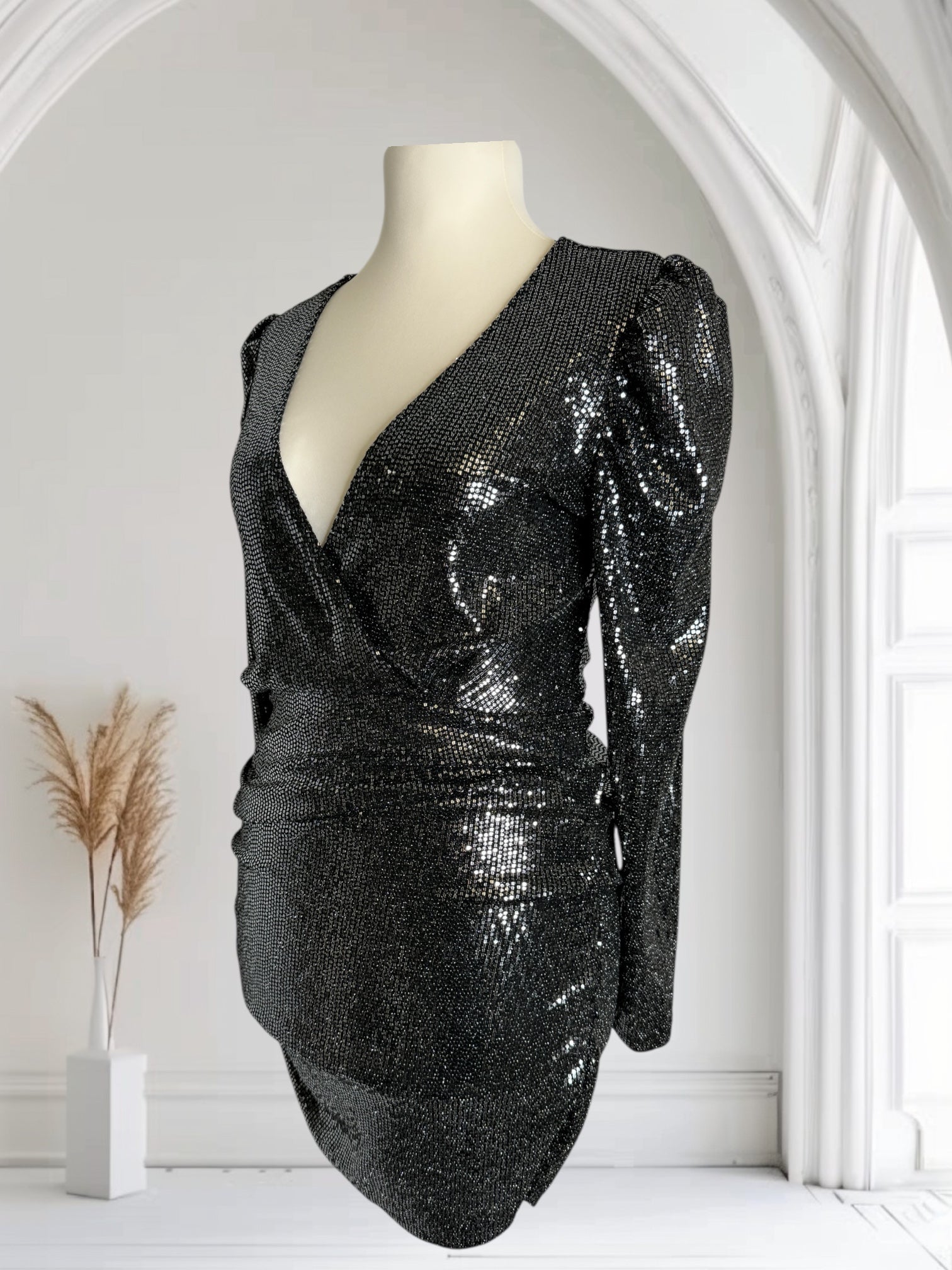 Robe courte noire avec paillettes, Taille M