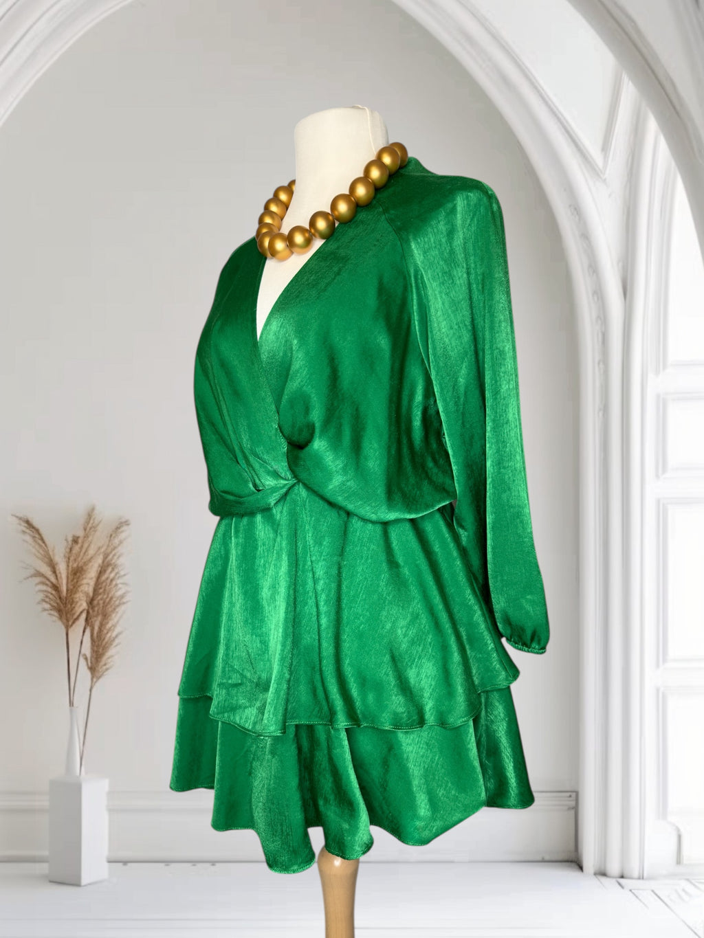 Robe courte, couleur vert, soie