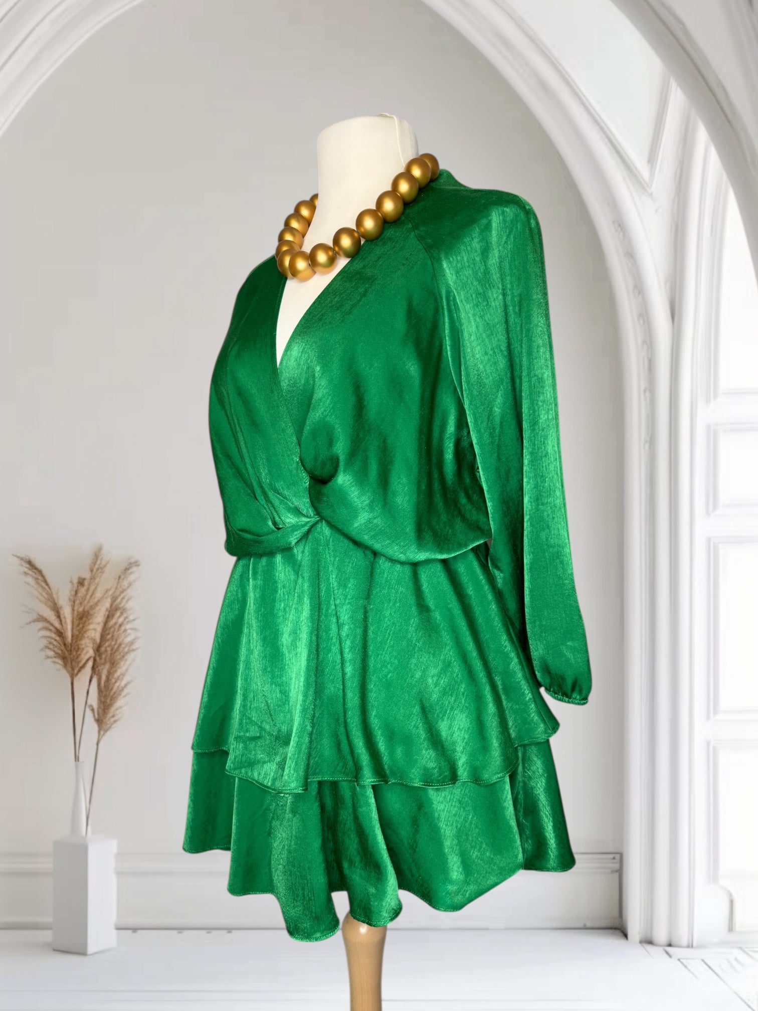 Robe courte, couleur vert, soie