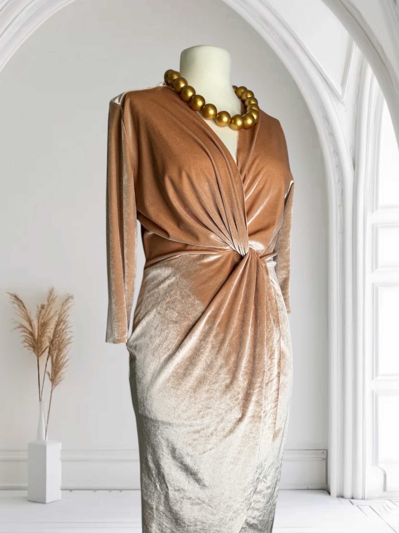 Robe beige Creme, Taille M, tissu viscose