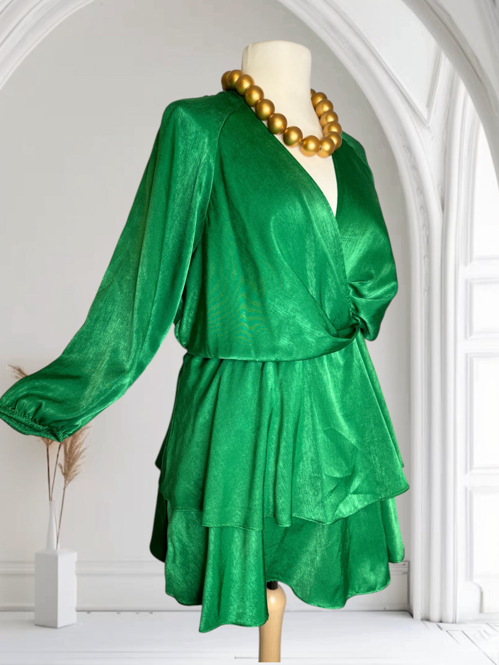Robe courte, couleur vert, soie