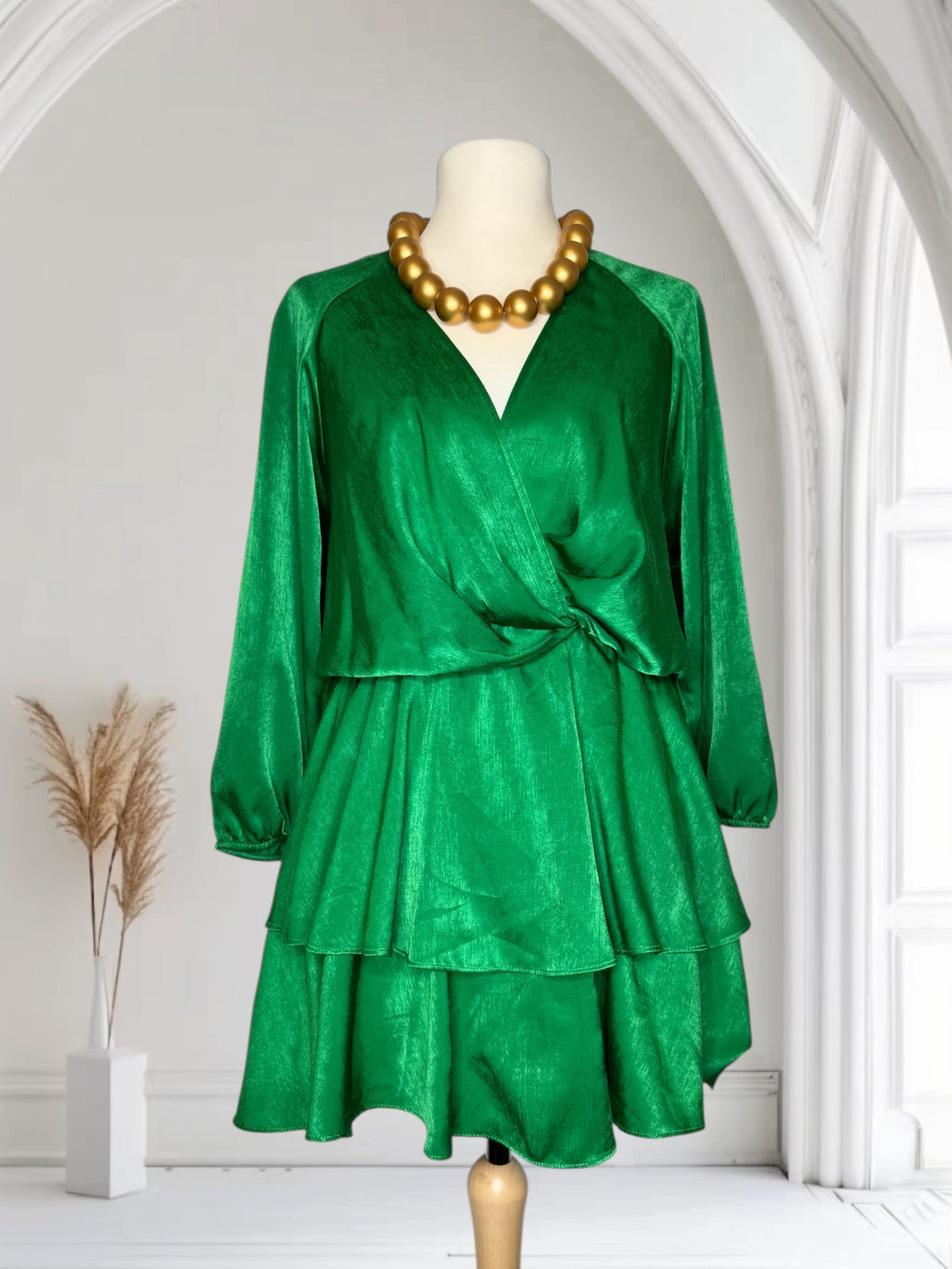 Robe courte, couleur vert, soie